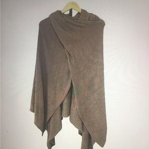 Barefoot Dreams One Size Taupe Poncho Outerware